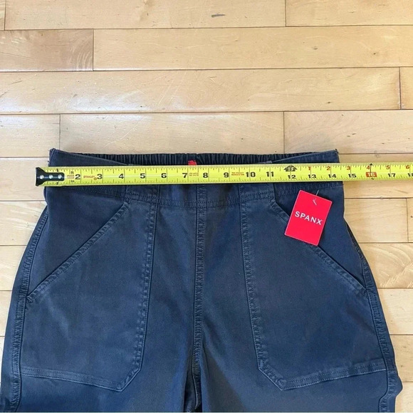 Spanx Cargo Jogger Women's Size Large Washed Black Twill Ankle Zip Pants NWT - Picture 10 of 12